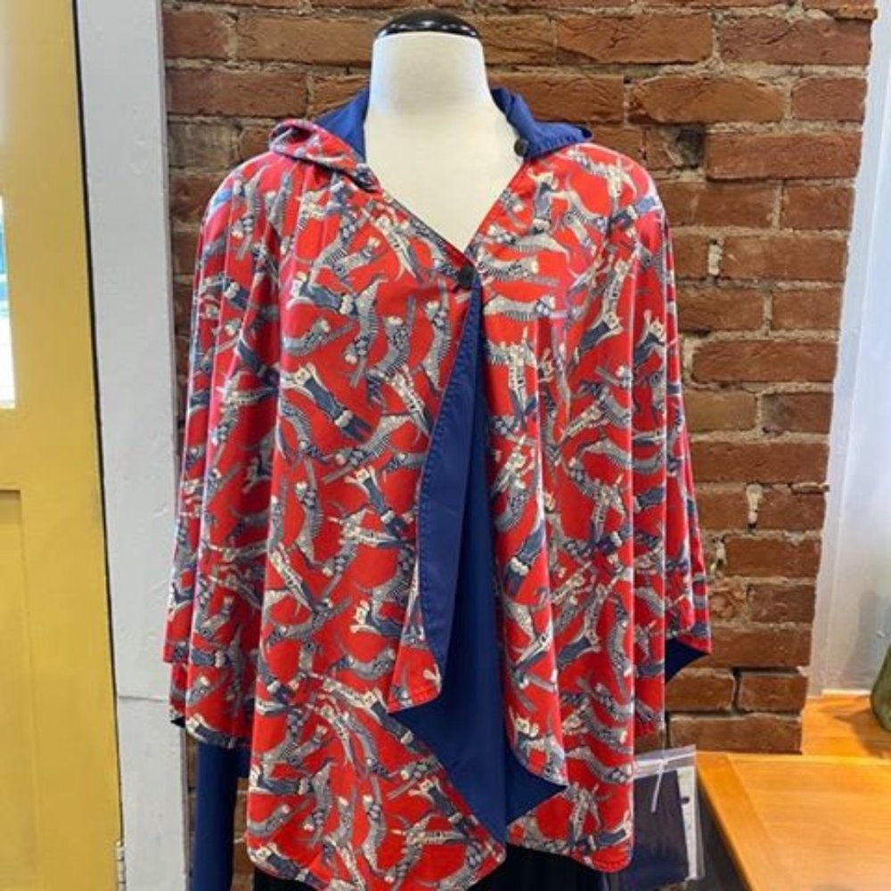 Reversible rainproof RainCaper ponco